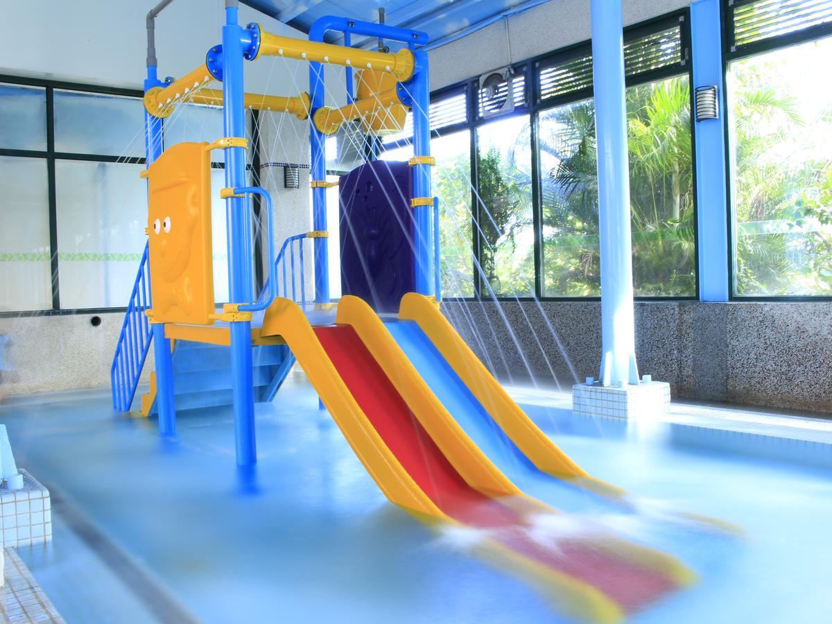 Formosan Naruwan Hotel T'ai-tung Buitenkant foto A water slide