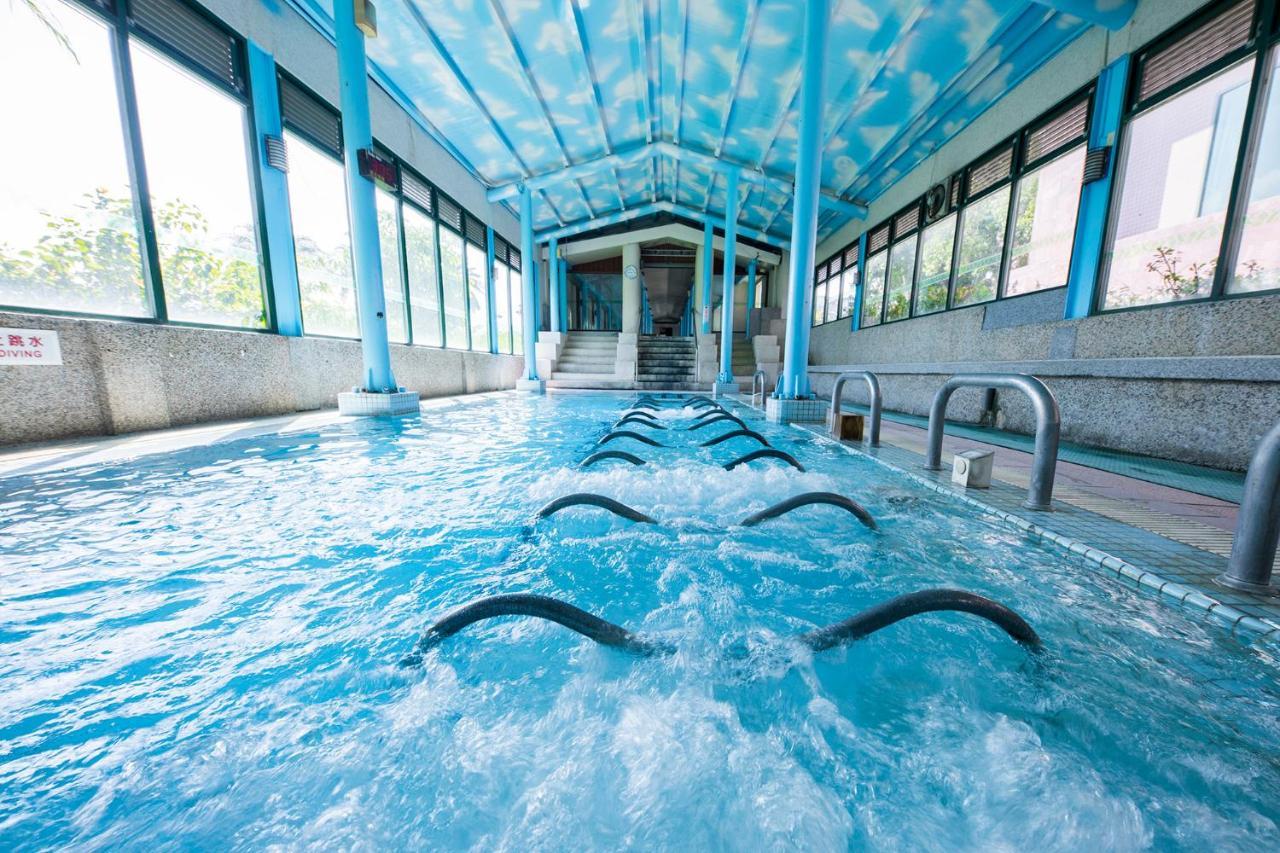 Formosan Naruwan Hotel T'ai-tung Buitenkant foto The indoor pool at the University of Bath